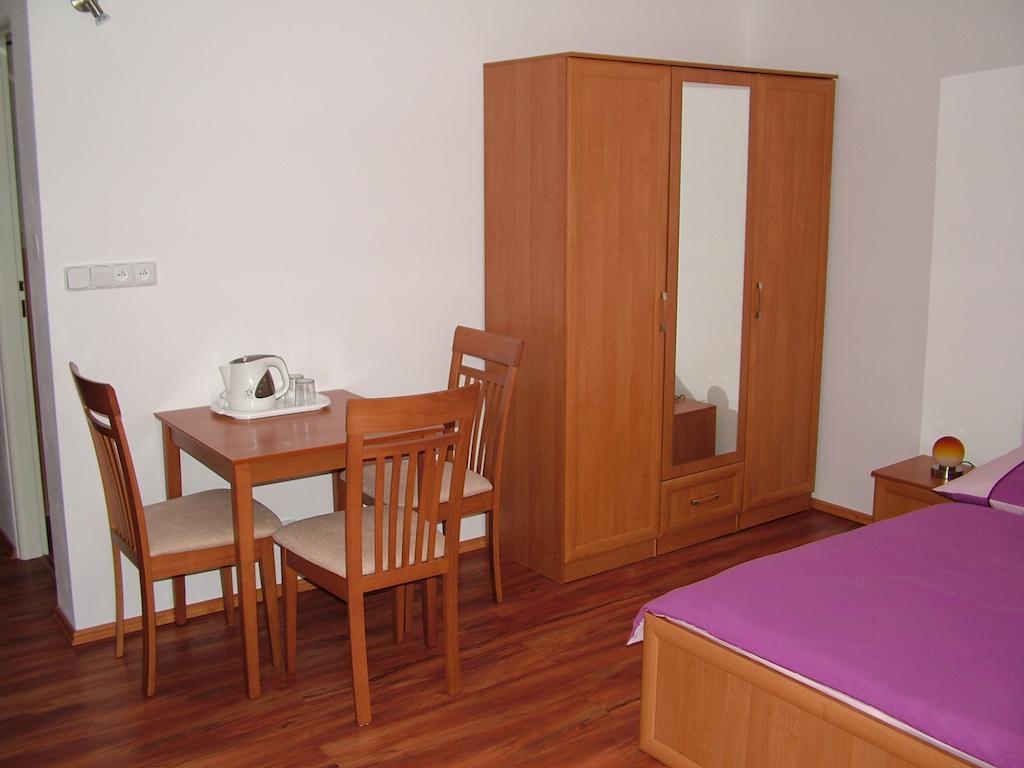 Penzion Rafael Poděbrady Habitación foto
